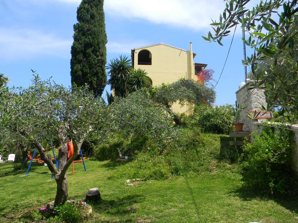 Villa Efterpi Kontokali Buitenkant foto