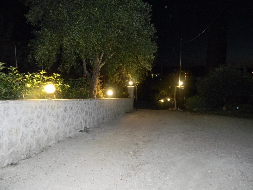 Villa Efterpi Kontokali Buitenkant foto